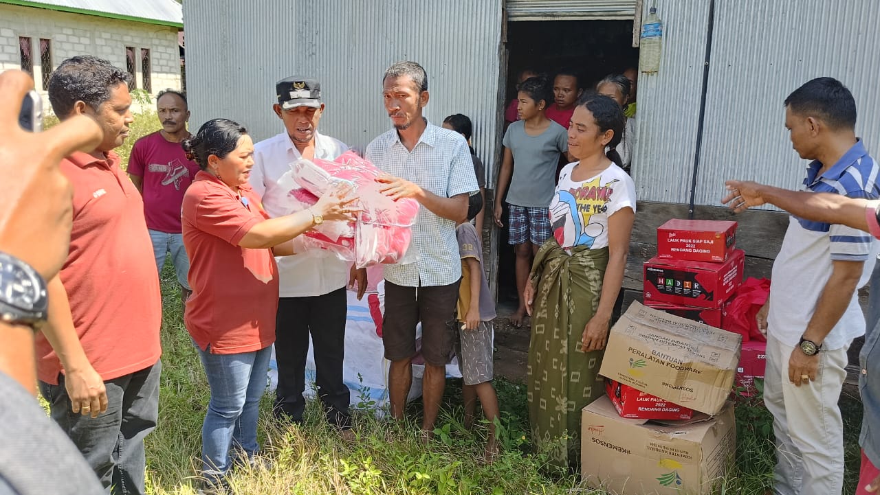 Pemerintah Kabupaten Manggarai Barat salurkan bantuan untuk korban bencana di Desa Golo Ketak